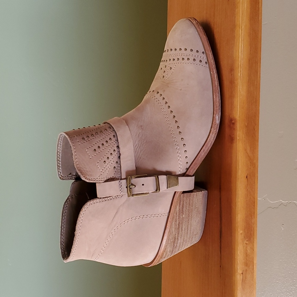 Vince Camuto booties - Picture 2 of 13